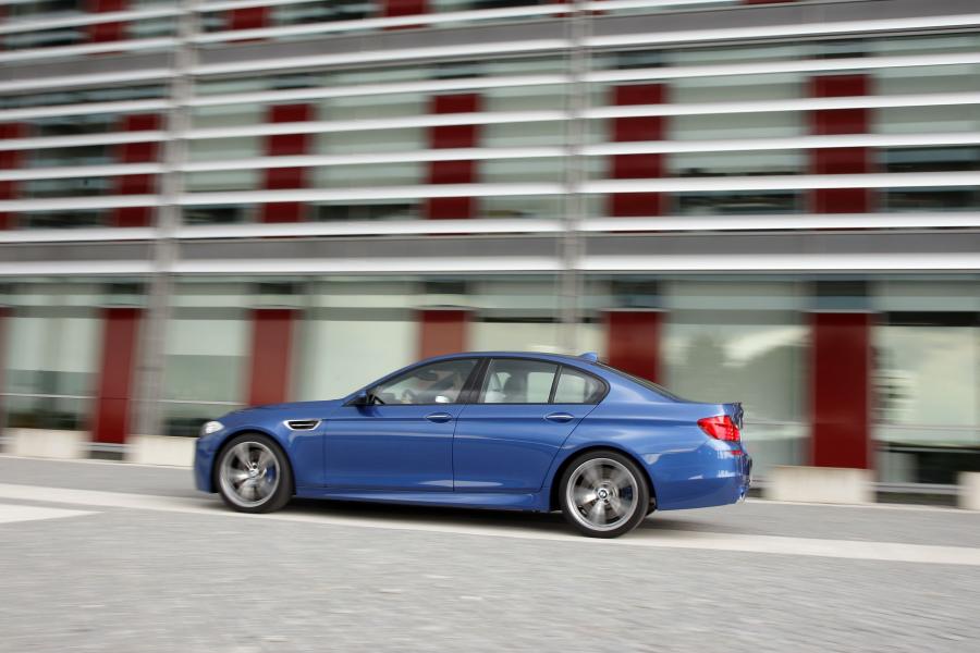 BMW M5 2011 года  (фото 215 из 344)